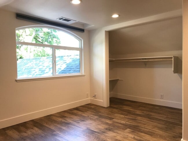 Building Photo - 0721 - 1319/1321 Normal Ave