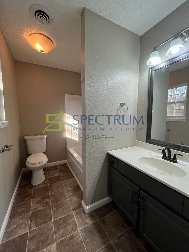 Building Photo - 3 Bedroom 2.5 Bath Single Family Home