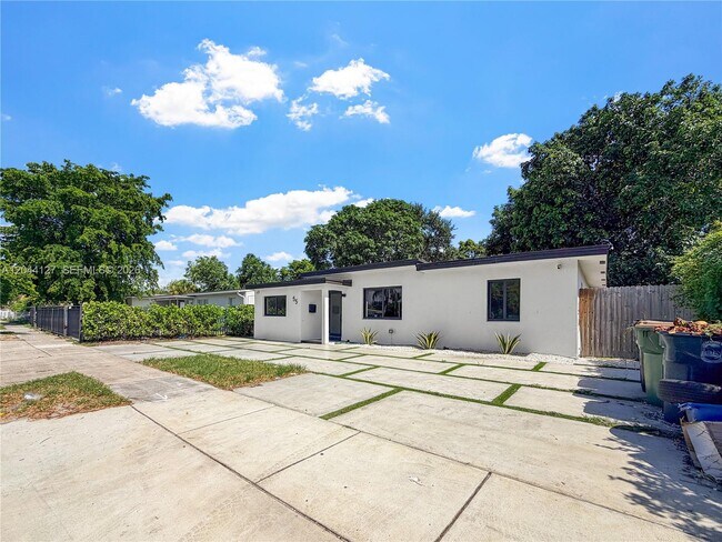 Building Photo - 55 NW 125th St