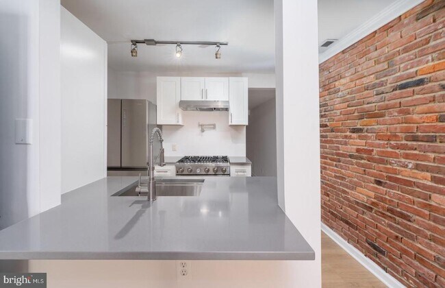 Building Photo - 1044 Patapsco St