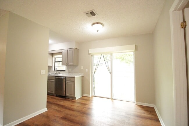 Building Photo - 1228 SW 75th Dr