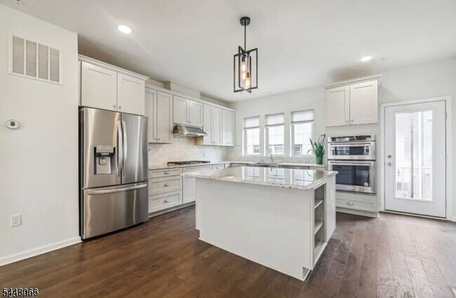 Building Photo - 4 Braeburn Ct