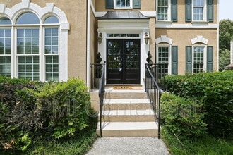 Building Photo - 120 Creekside Park Dr