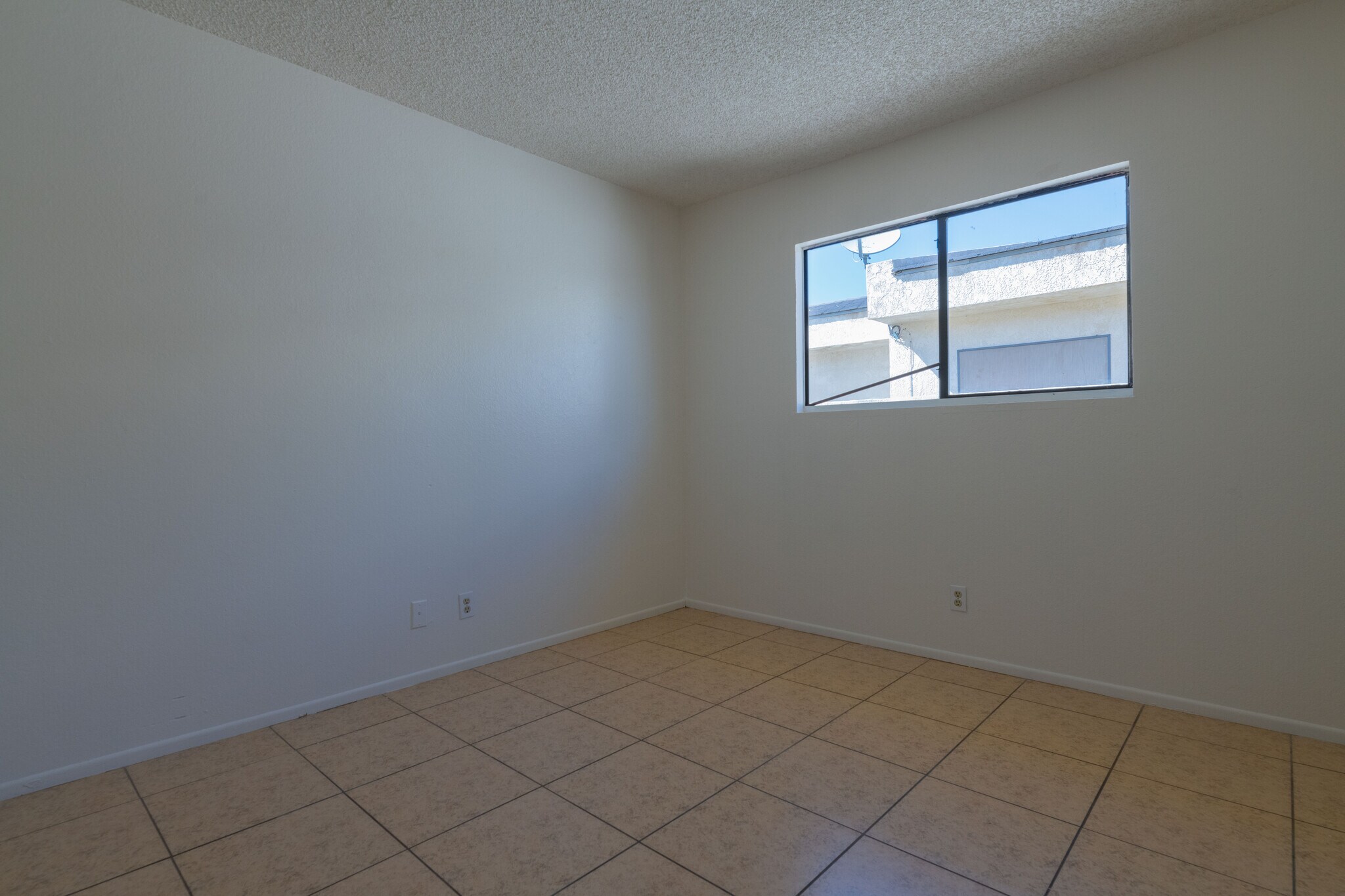 Building Photo - 33425 Wishing Well Trl