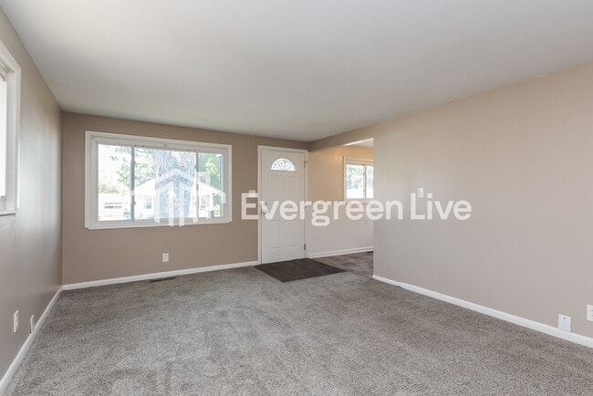 Building Photo - 4014 Woodcliffe Ave