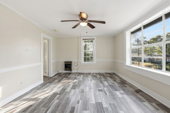 Building Photo - 1303 E 33rd St