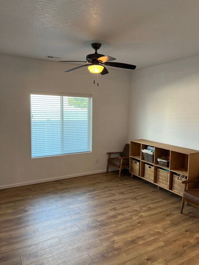 Building Photo - New on the market!