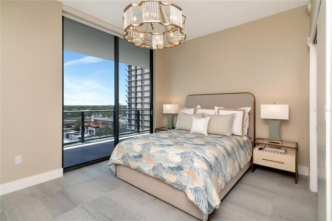 Building Photo - 2912 W Santiago St