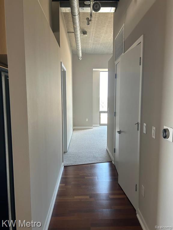 Building Photo - 350 N Main St