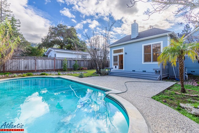 Building Photo - Charming Los Gatos Home | Desirable Location