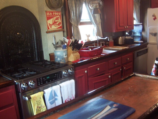 Building Photo - 28 Virginia St