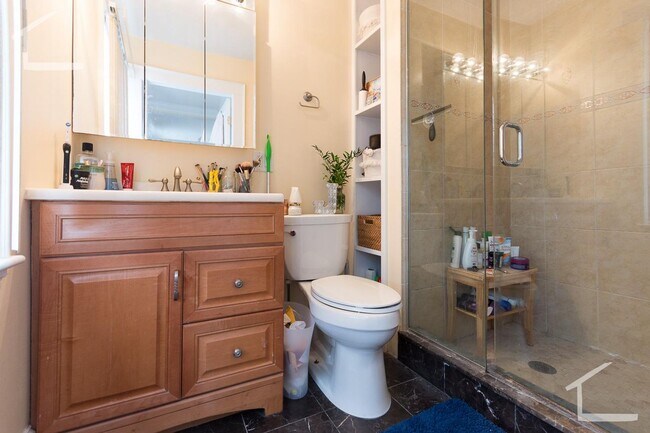 Building Photo - No Security Deposit, Heat, Hot Water Inclu...