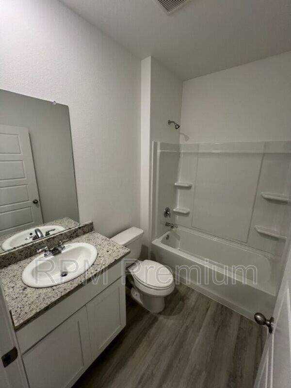 Building Photo - 1255 Drago Dr