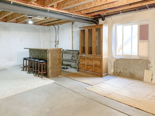 Building Photo - 15450 Carob Cir