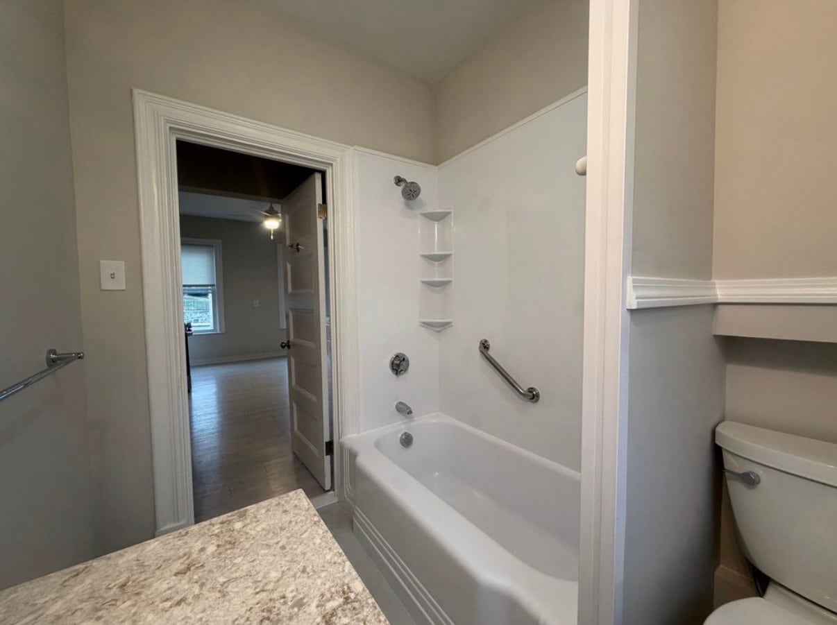 Building Photo - 10 Lambert Ave