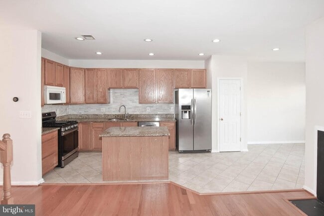 Building Photo - 2457 Rolling Plains Dr