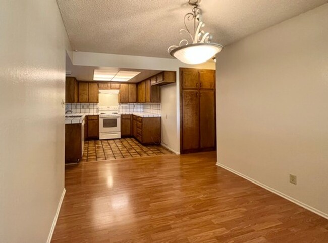 Building Photo - TENTATIVELY RENTED 4 Bedroom 2 Bathroom Si...