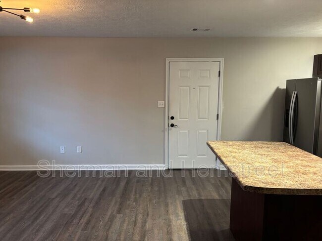 Building Photo - 3701 London Ct SW