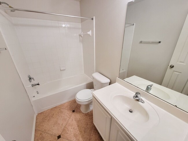 Building Photo - BEAUTIFUL 3 BEDROOM 2 BATH TOWNHOME THAAT ...