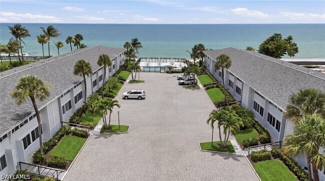Building Photo - 1065 Gulf Shore Blvd N