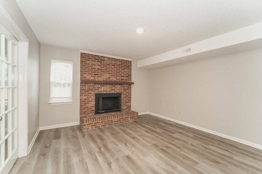 Building Photo - 605 Bundy Cir
