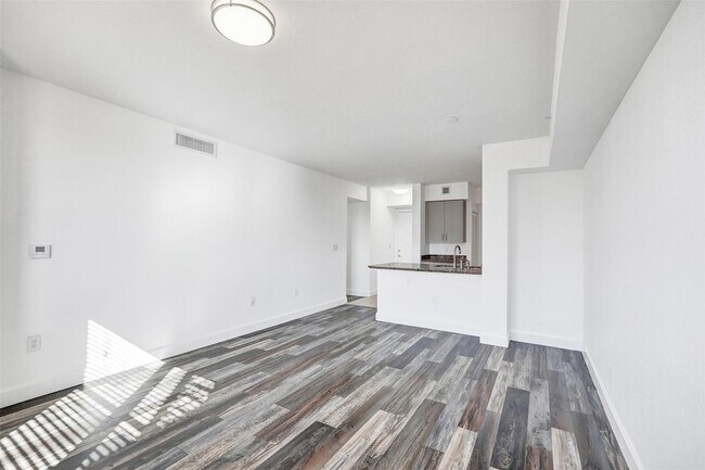 Building Photo - 1830 Radius Dr