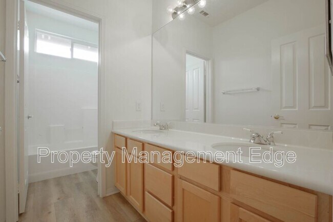 Building Photo - 32555 Favara Dr