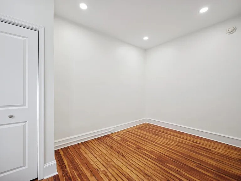 Building Photo - 236 Harvey St