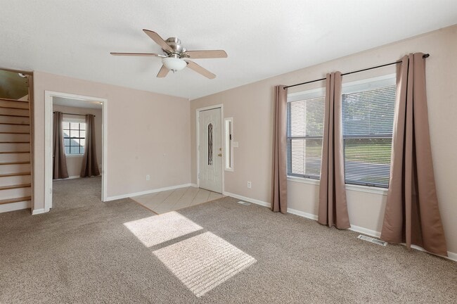 Building Photo - 725 Michigan St