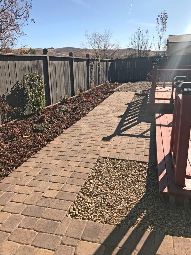 Building Photo - Woodward Dr