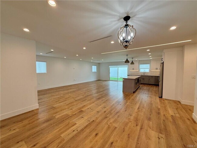 Building Photo - 8620 Lubao Ave