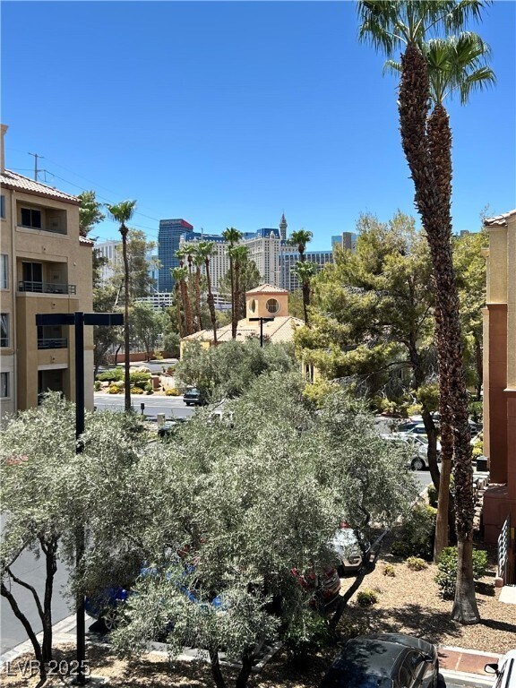 Building Photo - 270 E Flamingo Rd