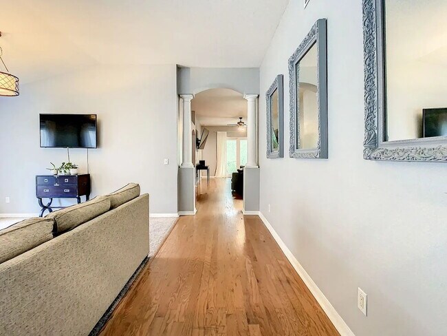 Building Photo - "Spacious 4-Bedroom Haven with 2 Full Baths in Brandon, FL – Your Dream Home Awaits!"