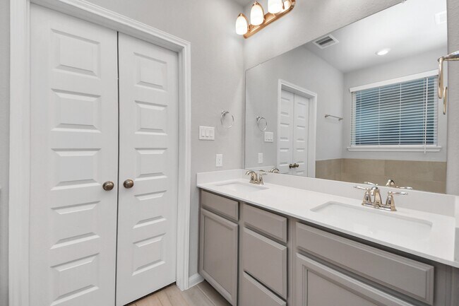 Building Photo - 1122 Muscadine Hollow Ln