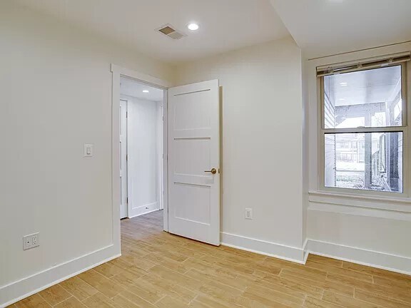 Building Photo - 726 Webster St NW