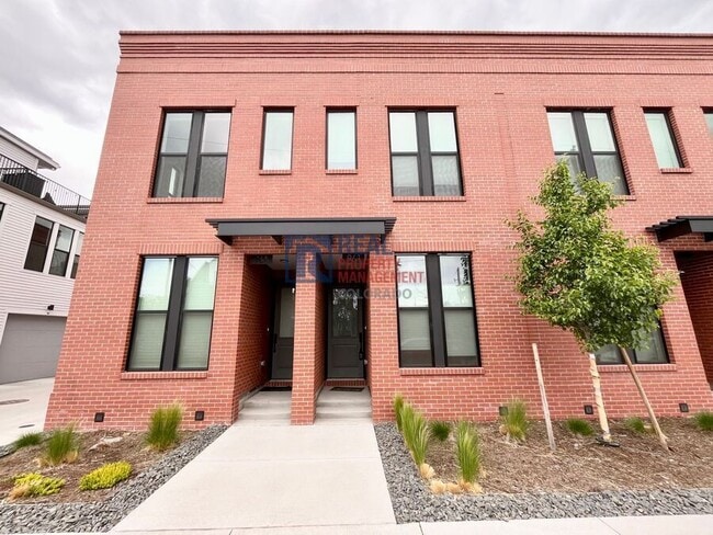 Building Photo - 961 33rd St