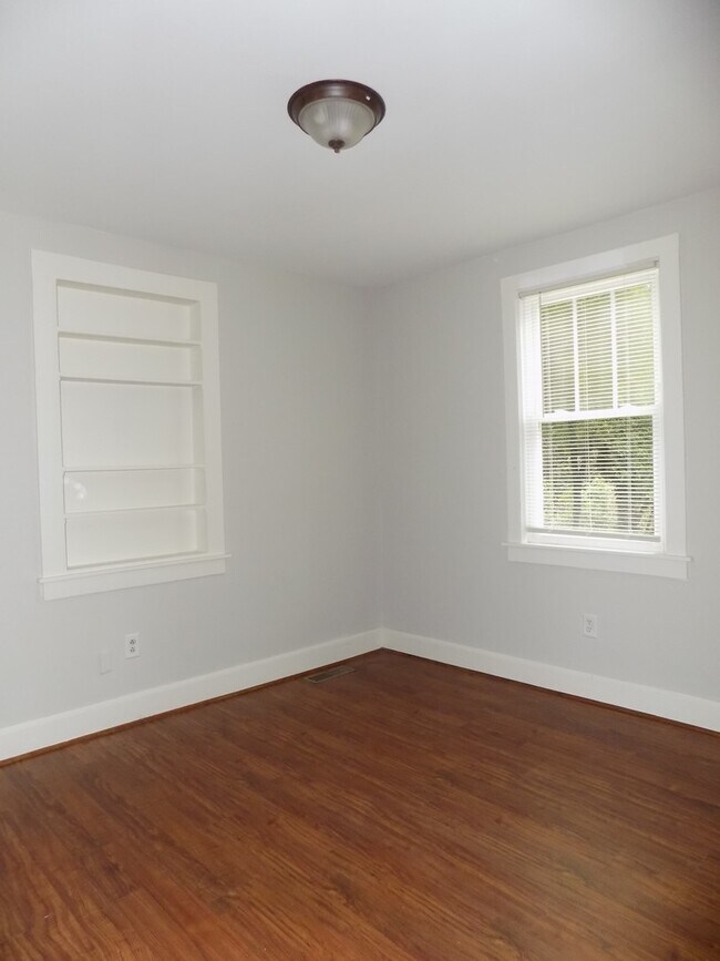 Building Photo - 3850 Capers Ave