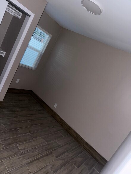 Building Photo - 32952 Urban Ave