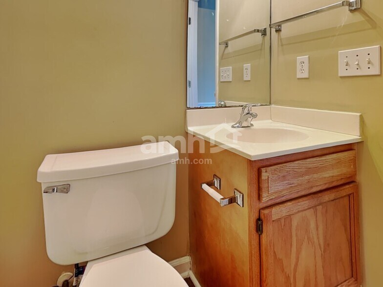 Building Photo - 4103 Chilton Way