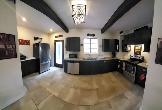 Building Photo - 3501 Evans Dr