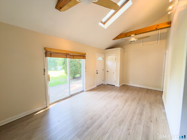 Building Photo - 57 Knollcrest Rd