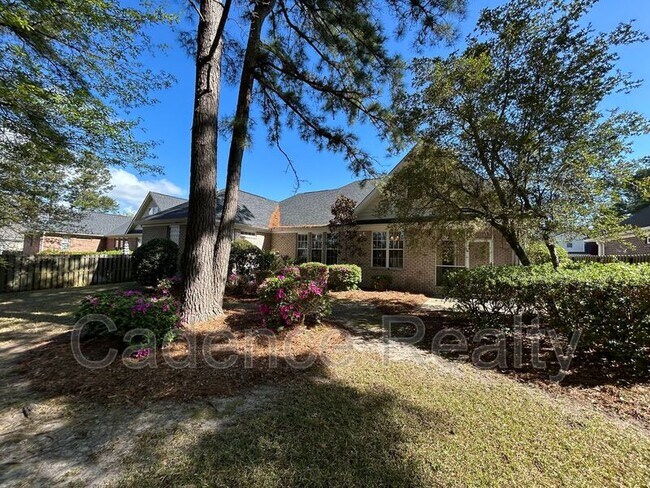 Building Photo - 814 Lambrook Dr