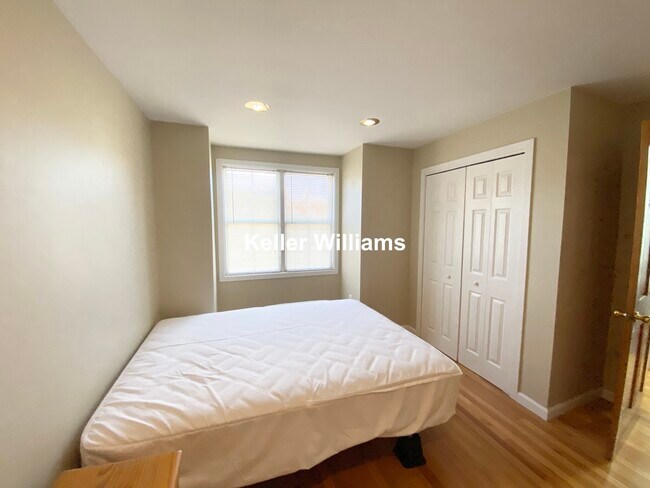 Building Photo - 1440 Tremont St