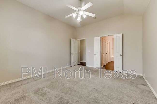 Building Photo - 1325 Mockingbird Dr