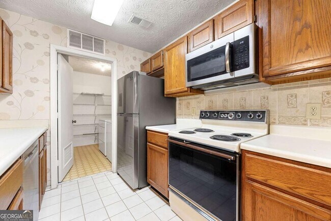 Building Photo - 1306 McClelen Way