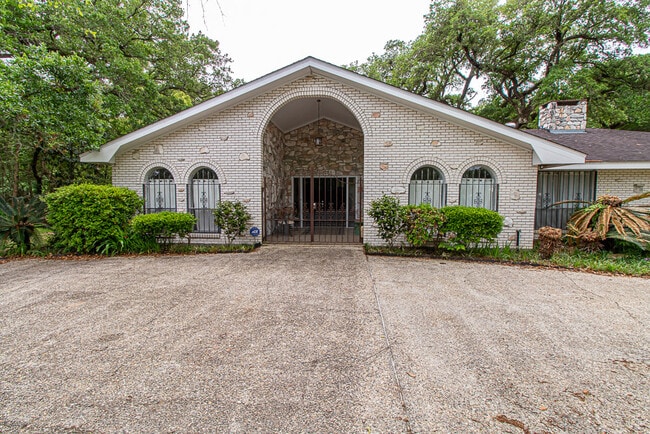 Building Photo - 1316 Old Spanish Trail