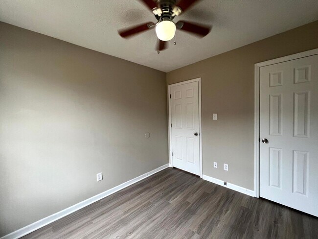 Building Photo - 544 Auburndale Ln