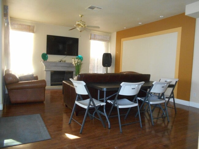Building Photo - 8317 Opal Cove Dr