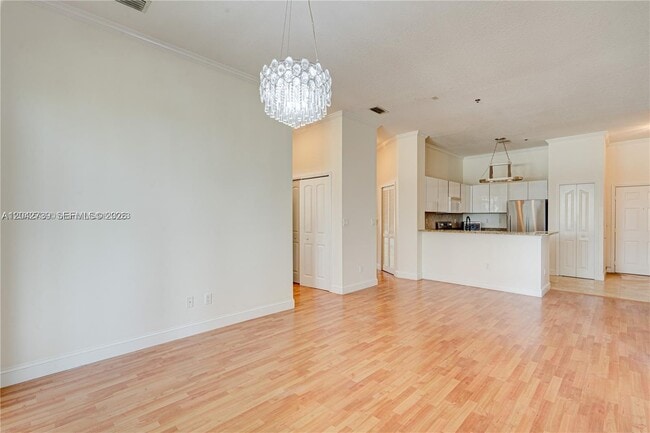 Building Photo - 2665 SW 37th Ave