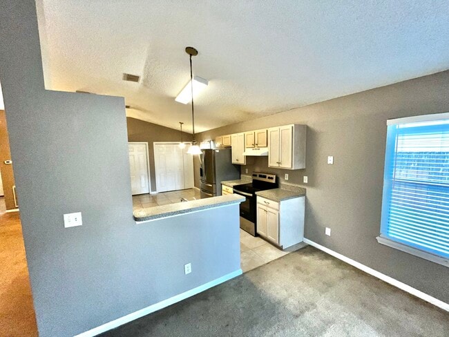 Building Photo - 1410 Soaring Flight Way